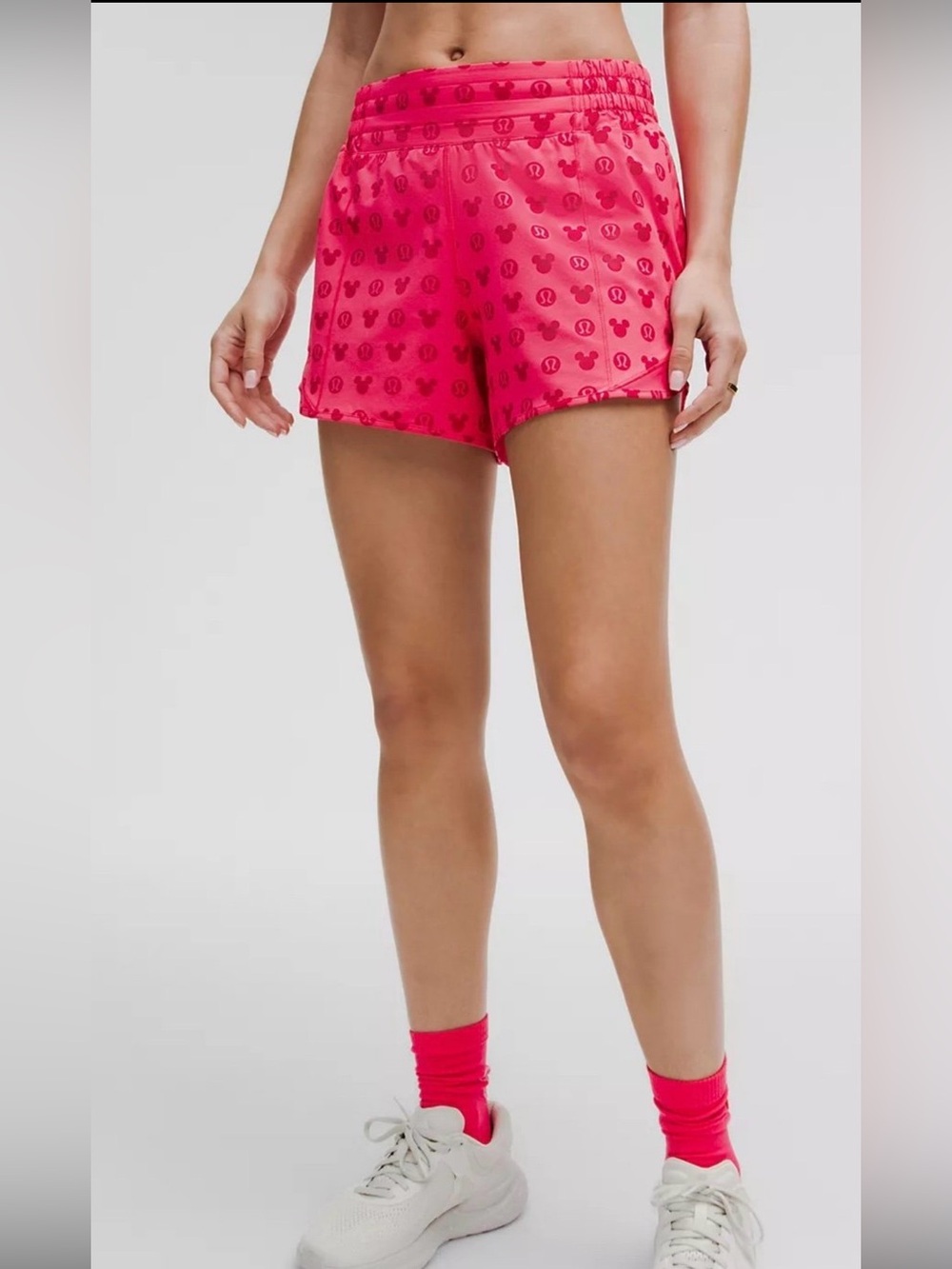 LULULEMON x DISNEY
Hotty Hot High-Rise Short 4